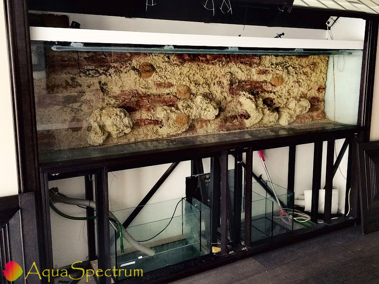 Демонтаж аквариума объёмом 1500  литров